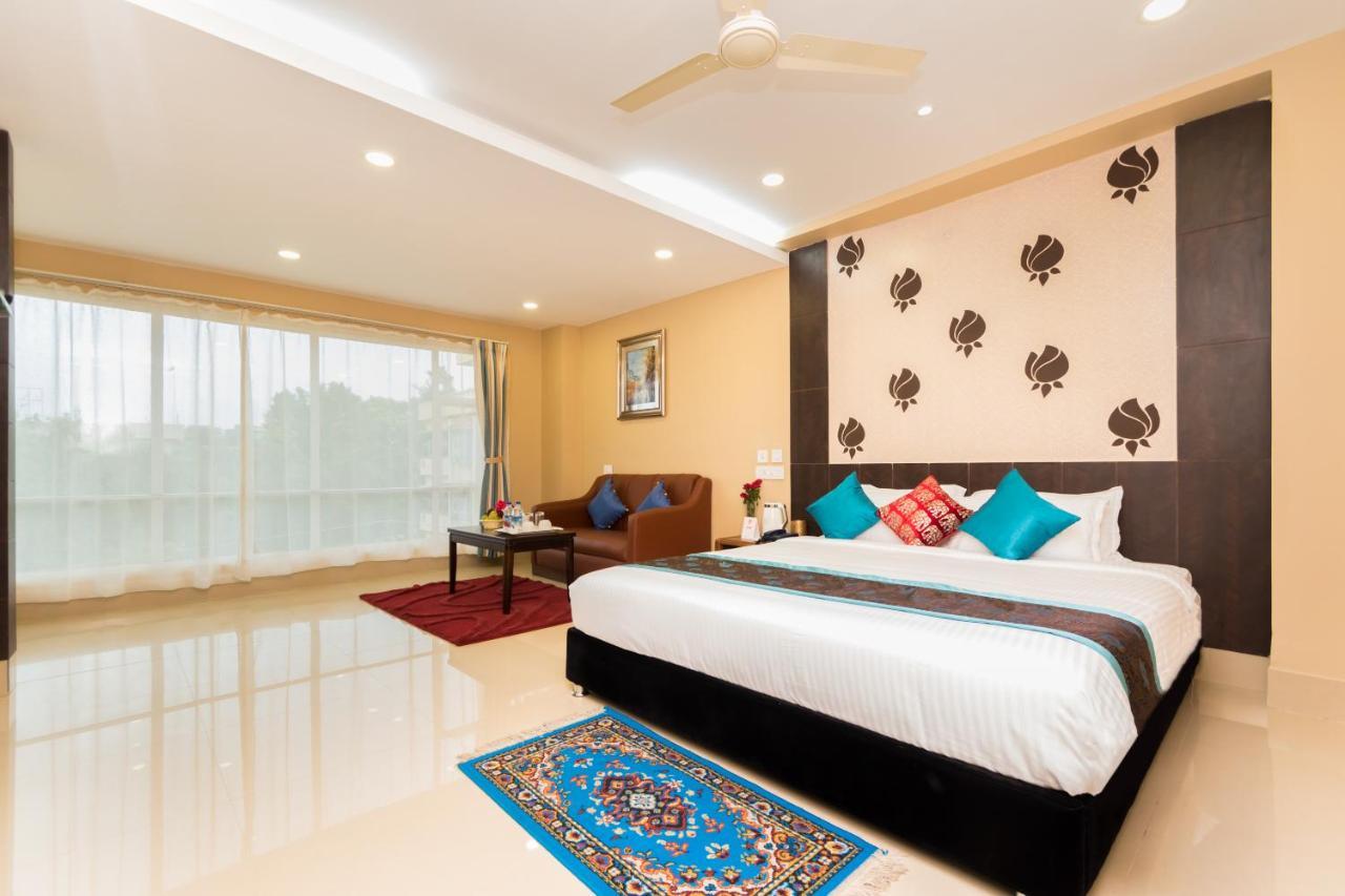 เซ็นทรัล คอร์ตยาร์ด บูทิก รีสอร์ต Hotel สิริกุรี ภายนอก รูปภาพ
